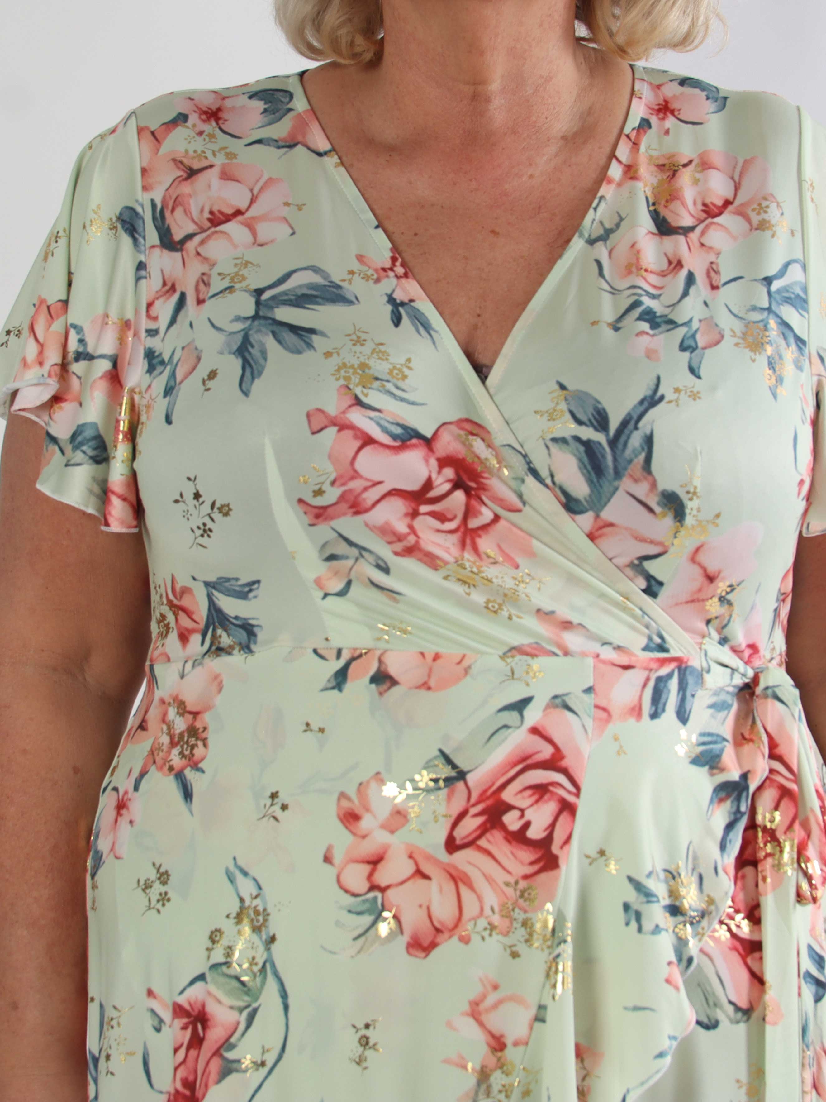 Savina Rose S/S - Blomstret elastisk plus size kjole i slå-om-look